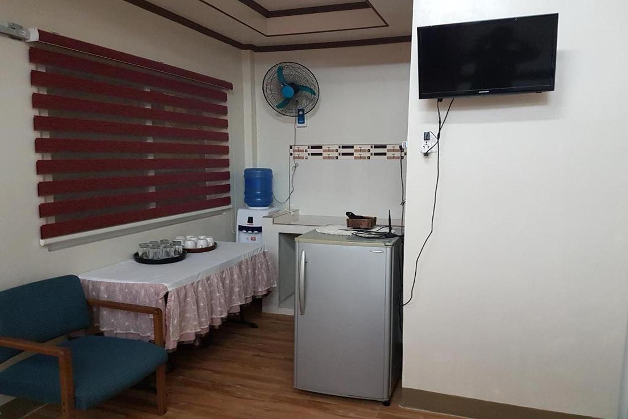 Hotel Fnt Transient House Near Hundred Islands Alaminos Exterior foto
