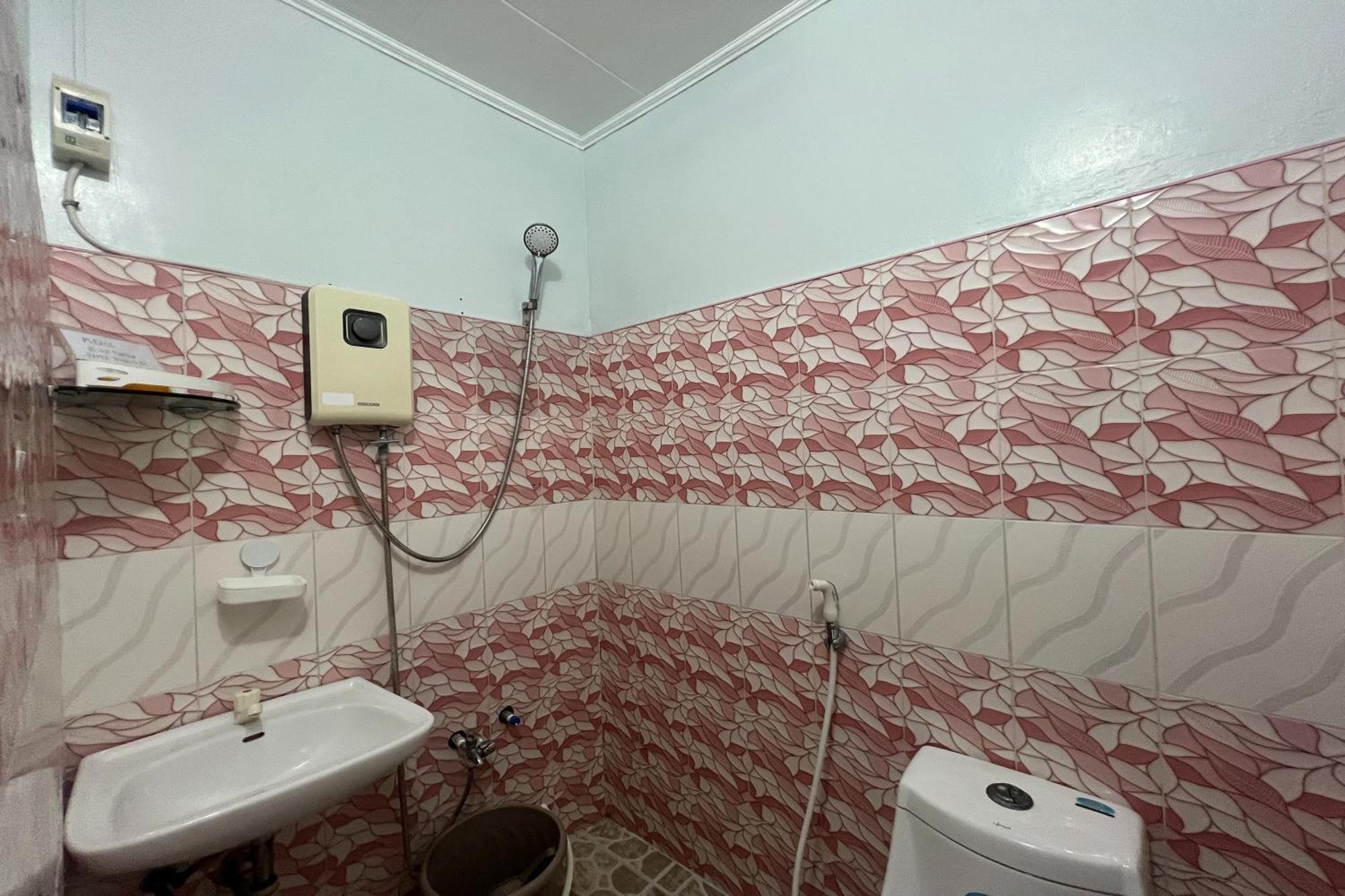 Hotel Fnt Transient House Near Hundred Islands Alaminos Exterior foto