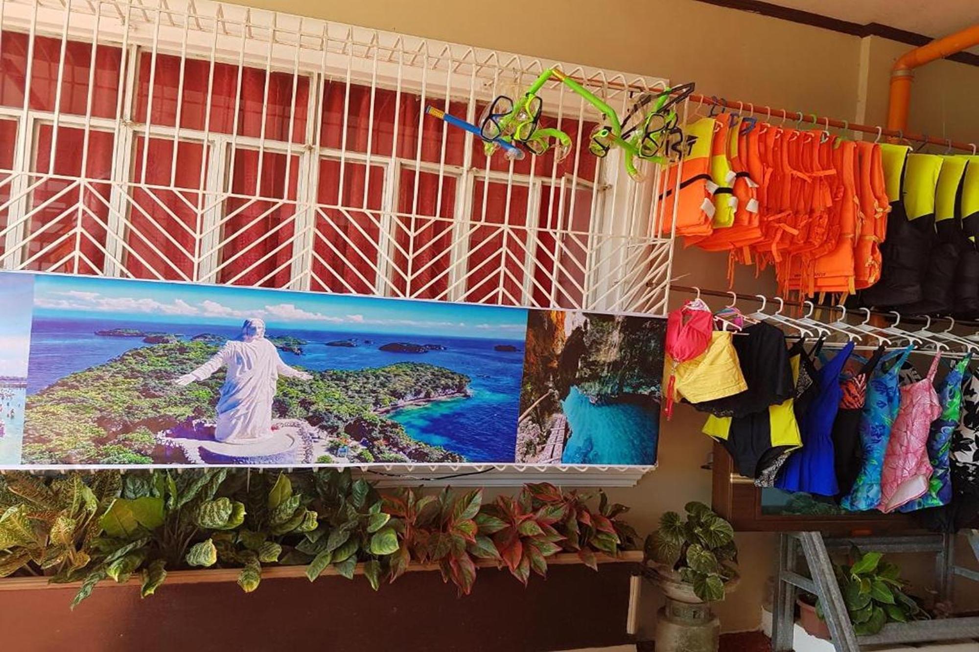 Hotel Fnt Transient House Near Hundred Islands Alaminos Exterior foto